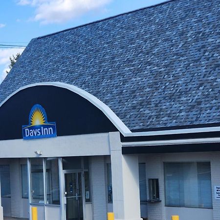 Days Inn By Wyndham Frankfort Exterior photo